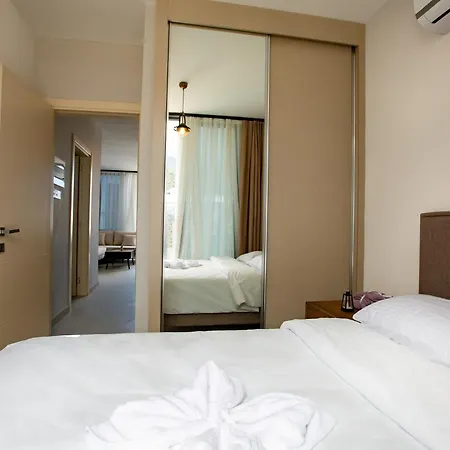 Oftenflats Stylish By Holidaykeys * Kyrenia (Northern Cyprus)