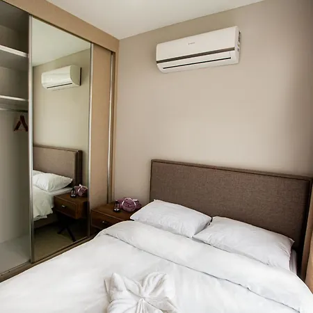 Oftenflats Stylish By Holidaykeys *